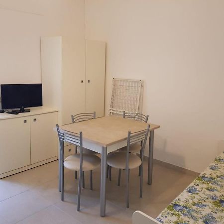 Centro Vacanze Lido Smeraldo Frigole Exteriör bild