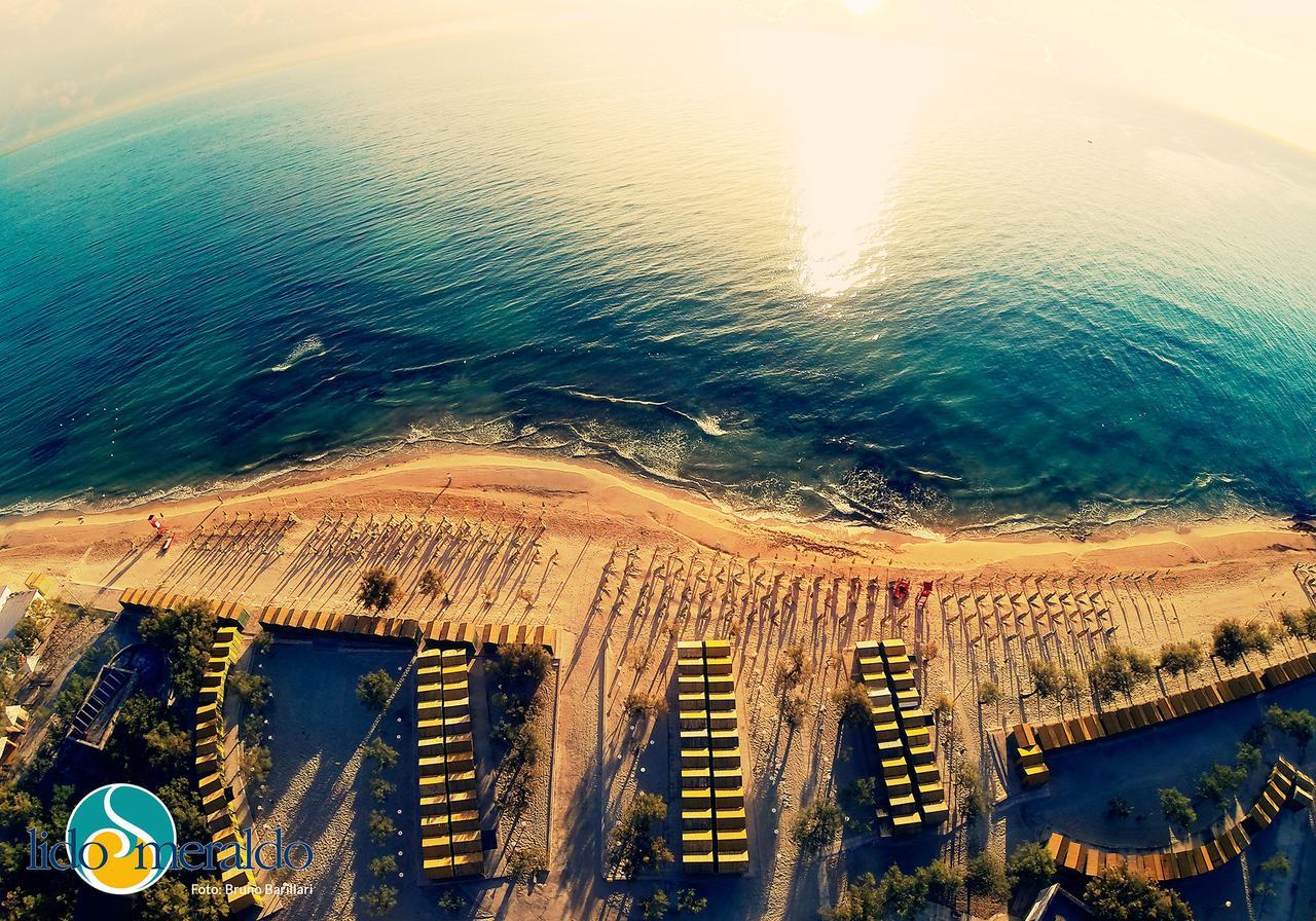 Centro Vacanze Lido Smeraldo Frigole Exteriör bild