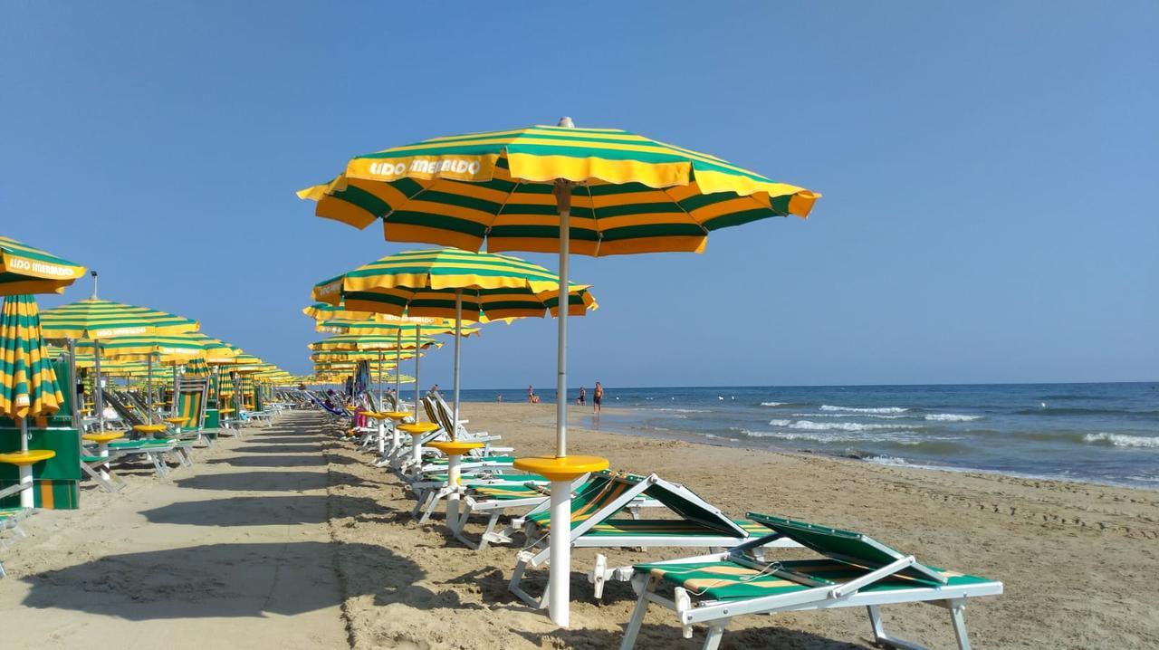 Centro Vacanze Lido Smeraldo Frigole Exteriör bild