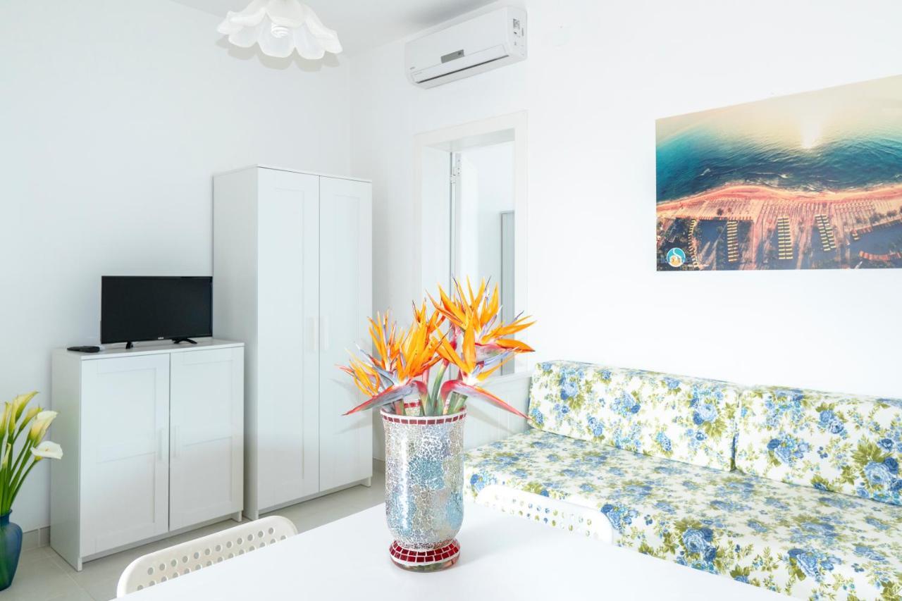 Centro Vacanze Lido Smeraldo Frigole Exteriör bild