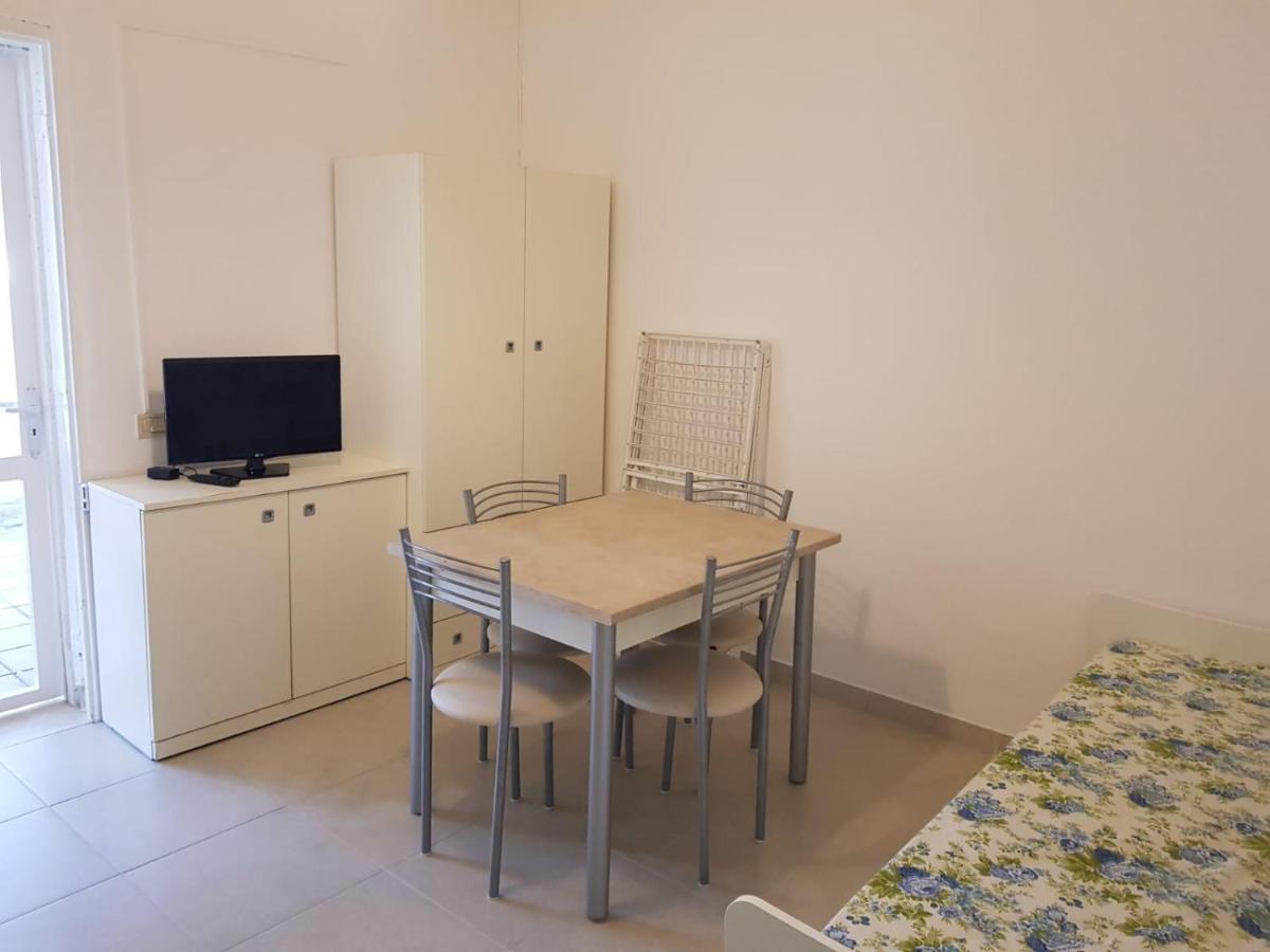 Centro Vacanze Lido Smeraldo Frigole Exteriör bild